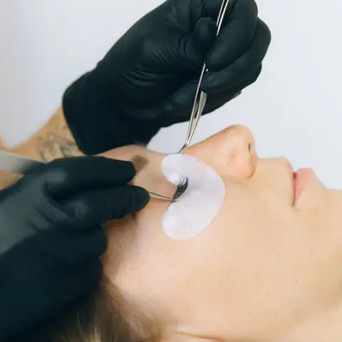 Pose d'extensions de cils